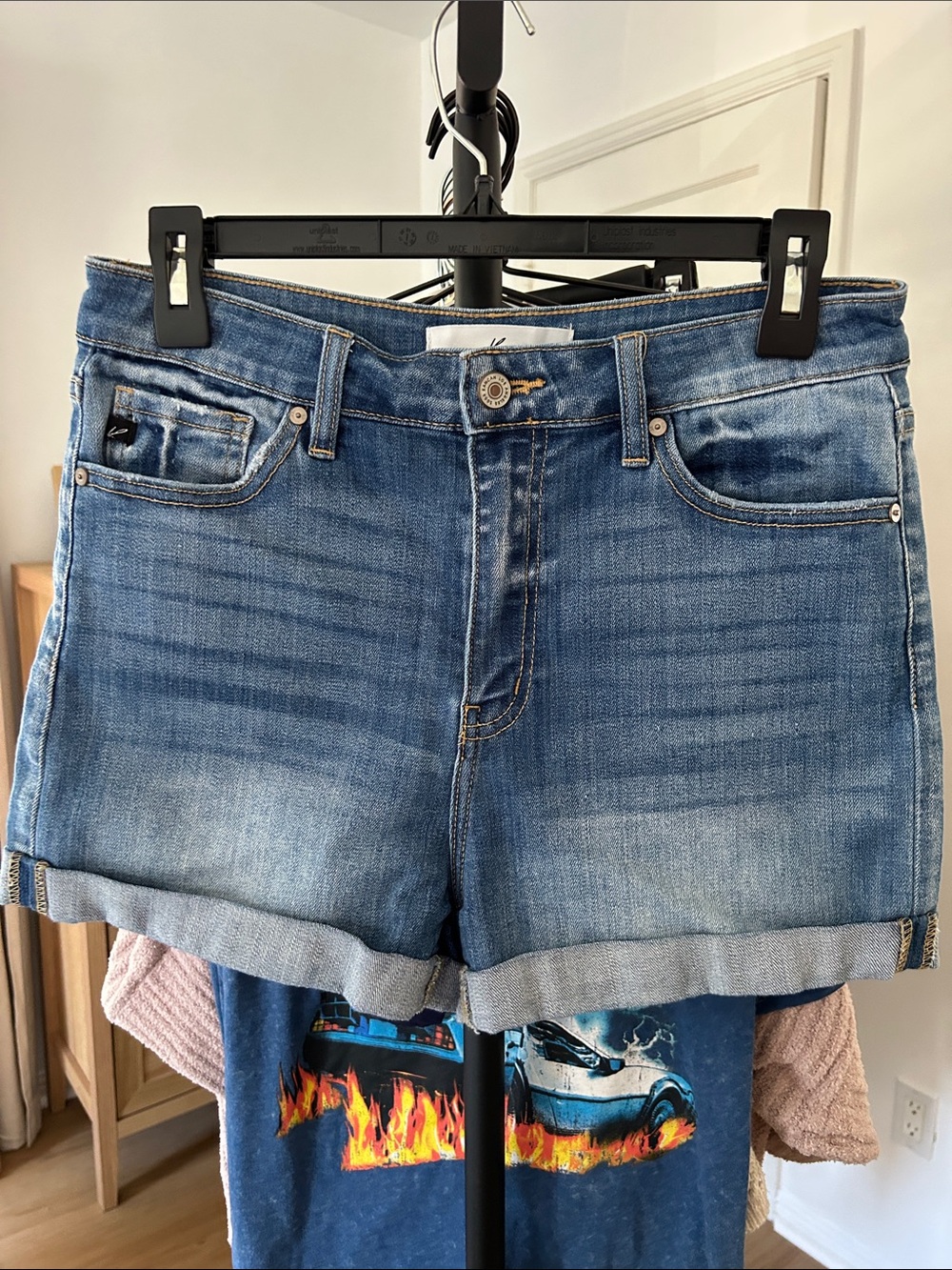 KanCan Jean Shorts. Size 28. 3” inseam. Stretch. Clean.
